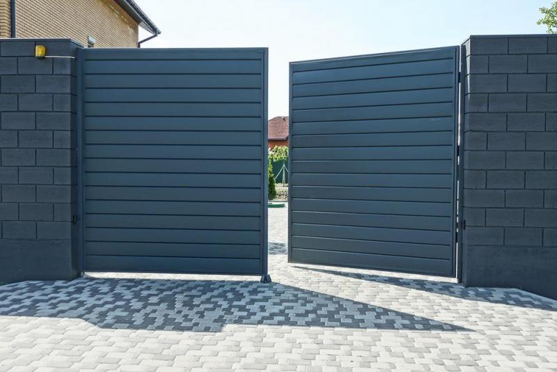 Pose d'un portail, les cl&eacute;s pour un projet durable et esth&eacute;tique